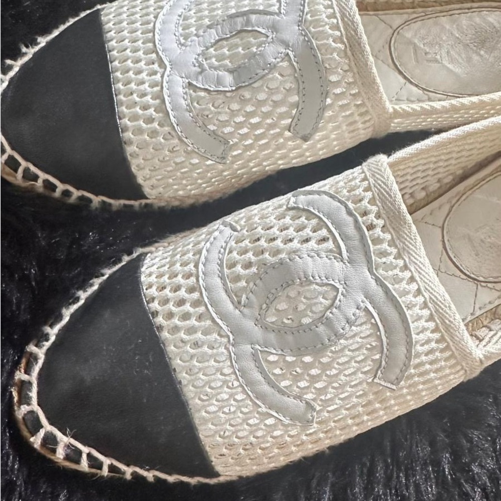 Chanel Cream and Black Espadrille Shoes with Quilted Design - Picture 2 of 4